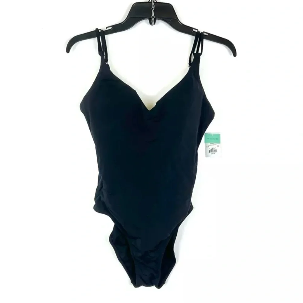 Sunsets Women’s Black Low Back One Piece Swimsuit Size M